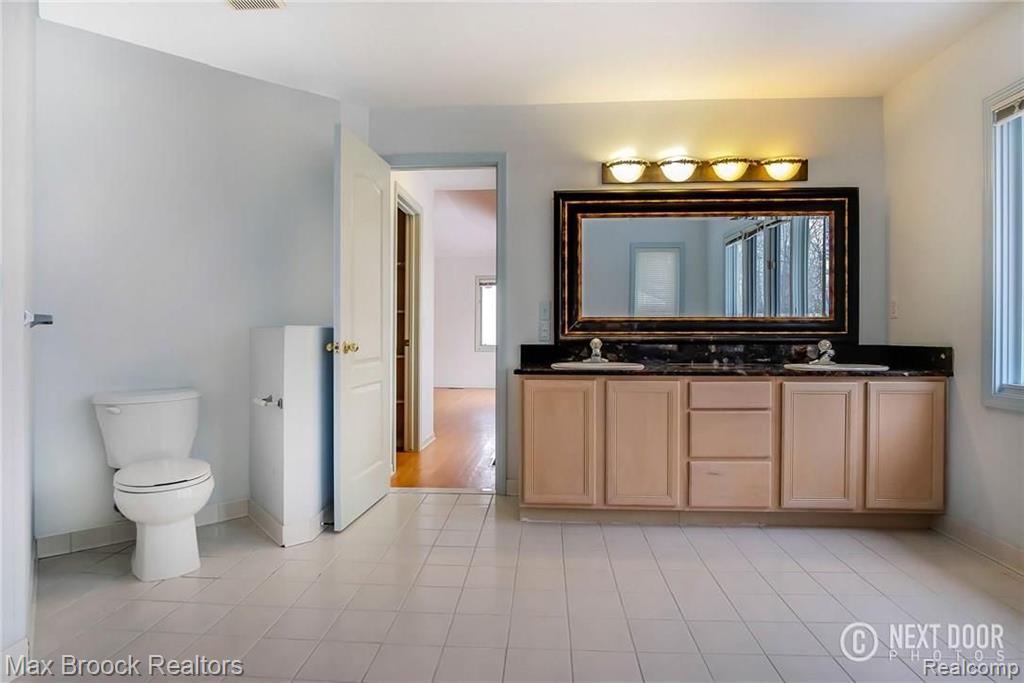 519 Misty Brook Lane Rochester Hills, MI 48307 - Photo 33 of 54