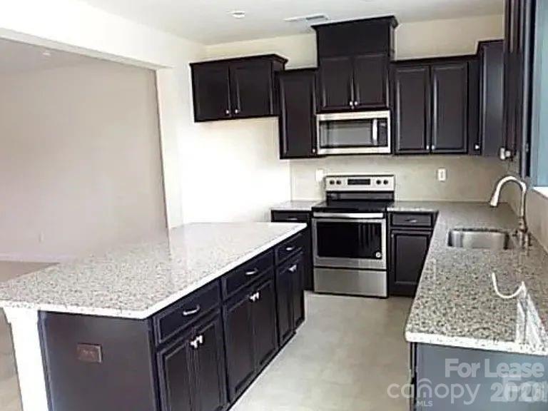 5633 Garrow Glen Road Charlotte, NC 28278 - Photo 5 of 18