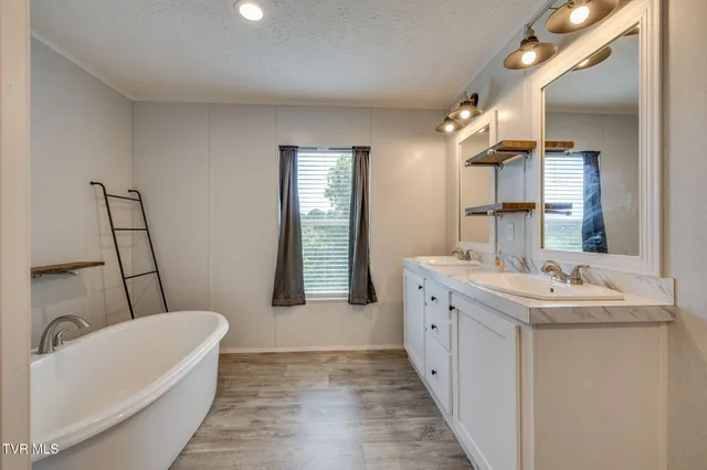 $330,000 | 1400 Stoneybrook Drive, Johnson City, TN 37601