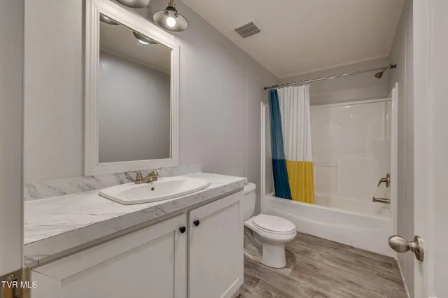 $330,000 | 1400 Stoneybrook Drive, Johnson City, TN 37601