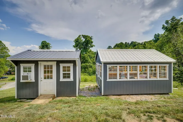 $330,000 | 1400 Stoneybrook Drive, Johnson City, TN 37601