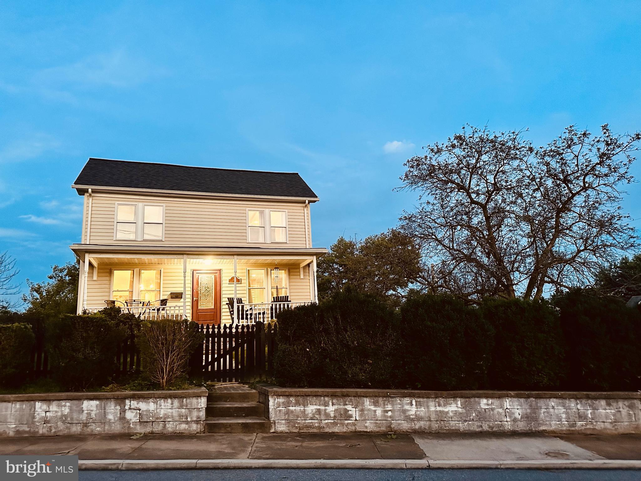 810 North Maple Avenue Brunswick, MD 21716 - Photo 1 of 33