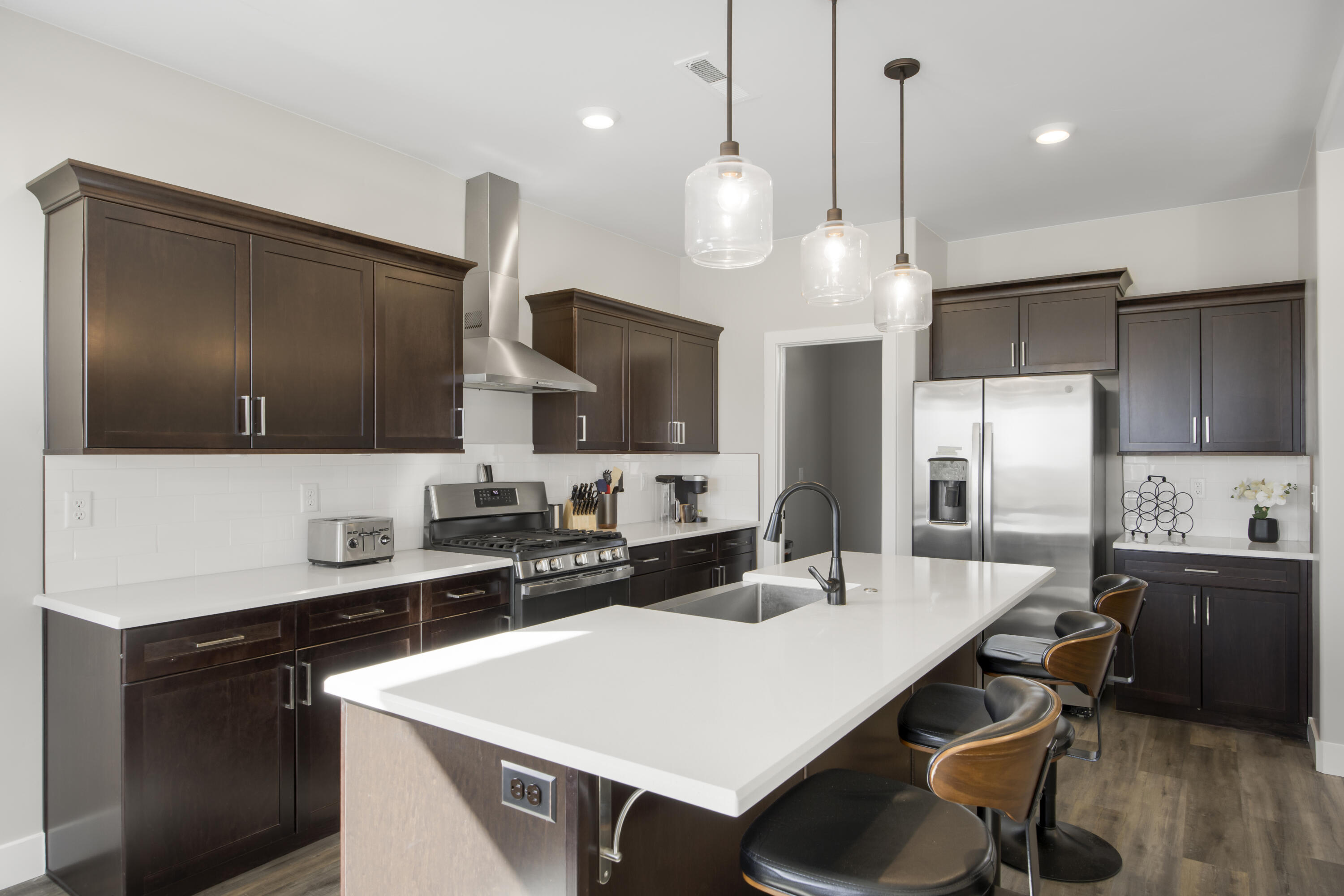 583 Alserio Lane St. George, UT 84770 - Photo 11 of 42 Kitchen