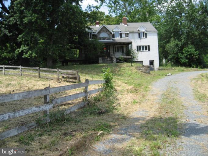 6818 Georgetown Pike McLean, VA 22101 - Photo 3 of 6 Exterior #3