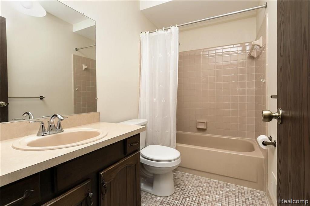 304 Coldiron Drive Rochester Hills, MI 48307 - Photo 20 of 31