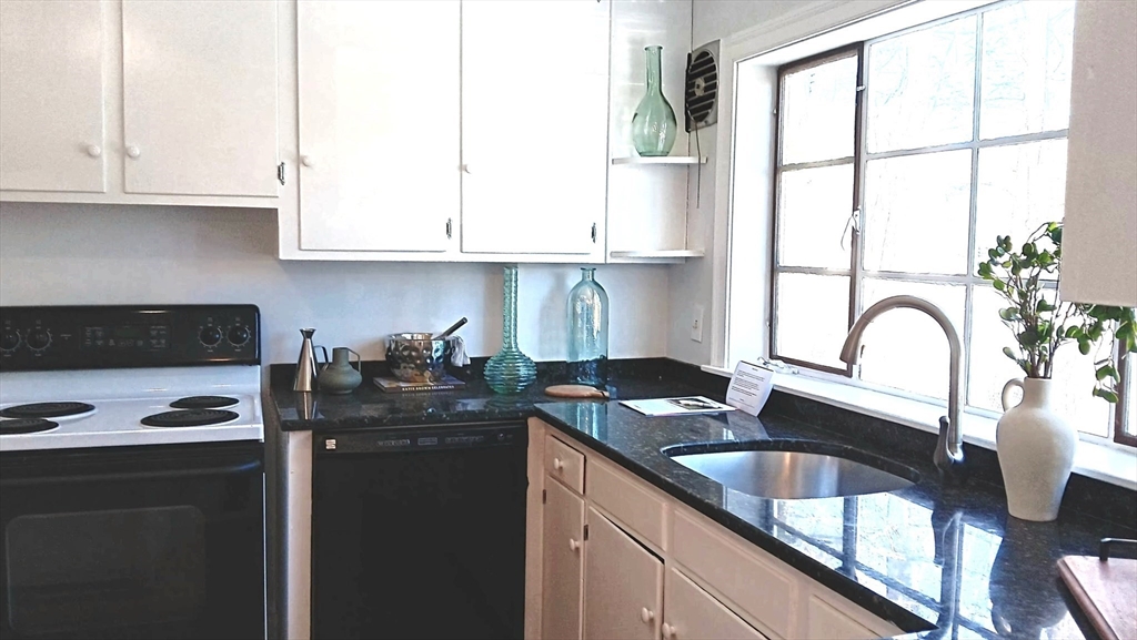 14-16 Cotter Road, Unit 2 Newton, MA 02468 - Photo 4 of 6 Gallery Image 4