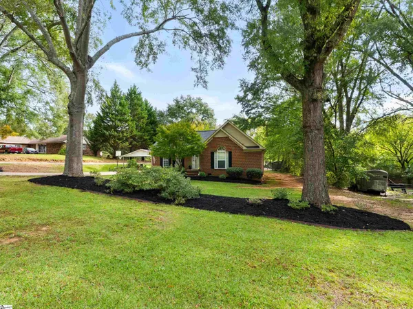 $319,000 | 15990 Asheville Highway, Campobello, SC 29322