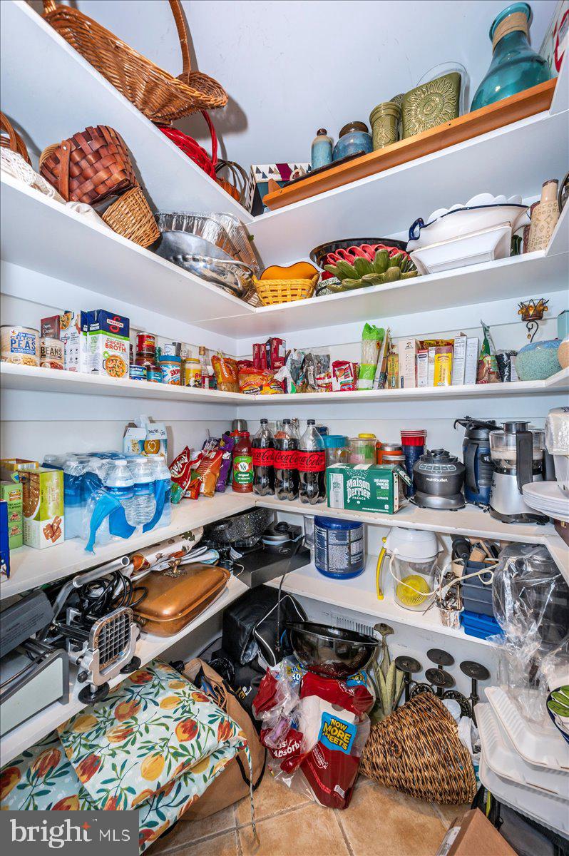 10101 Lloyd Road Potomac, MD 20854 - Photo 54 of 65 Pantry in the Kitchen