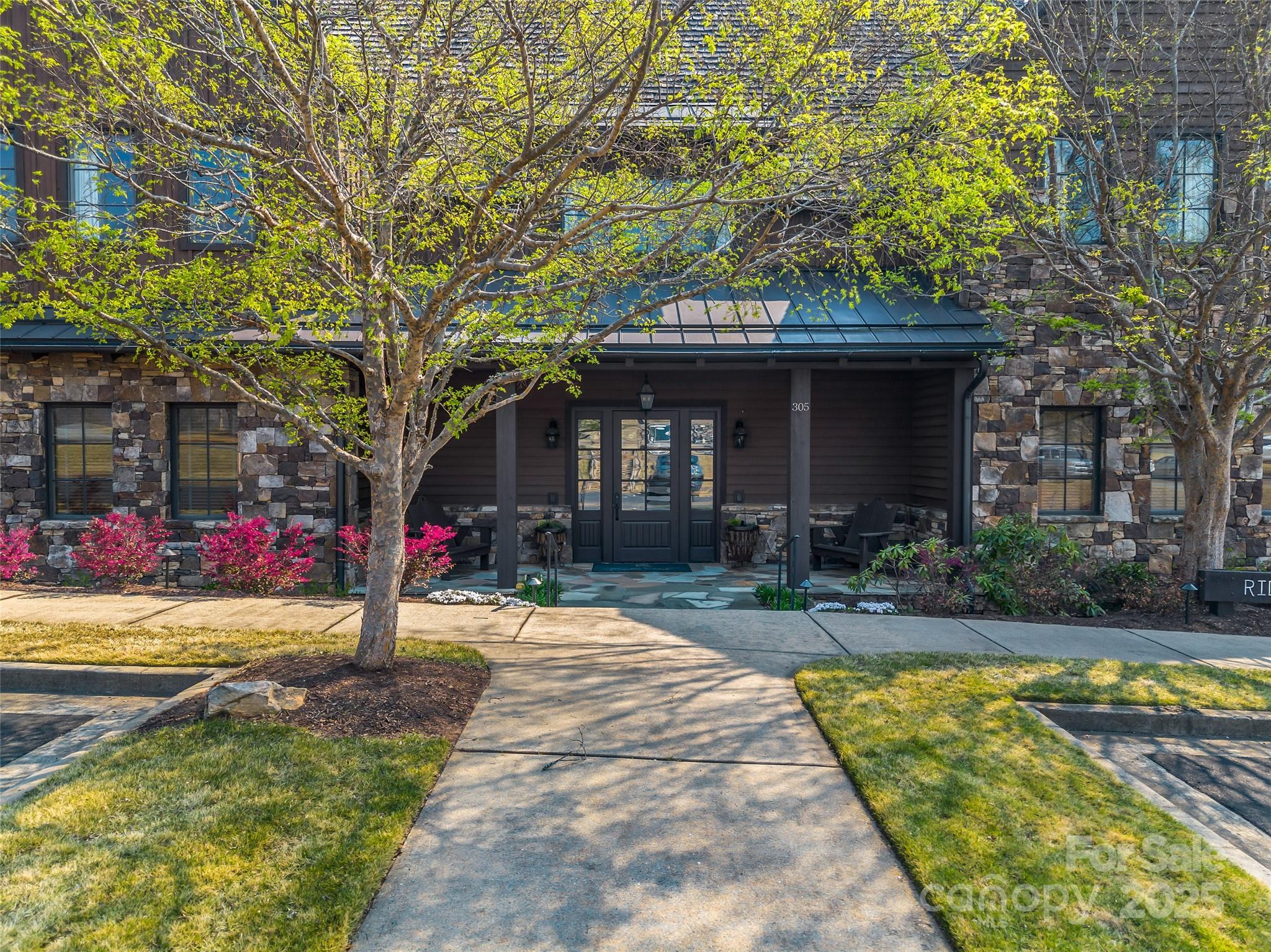 305 Clubhouse, Unit B301 Mill Spring, NC 28756 - Photo 2 of 38