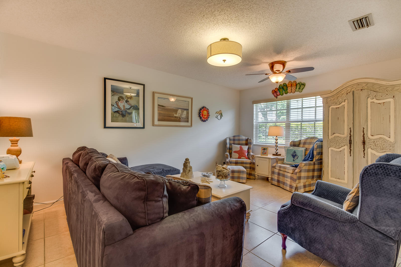6671 Via Regina Boca Raton, FL 33433 - Photo 3 of 30 Living Room