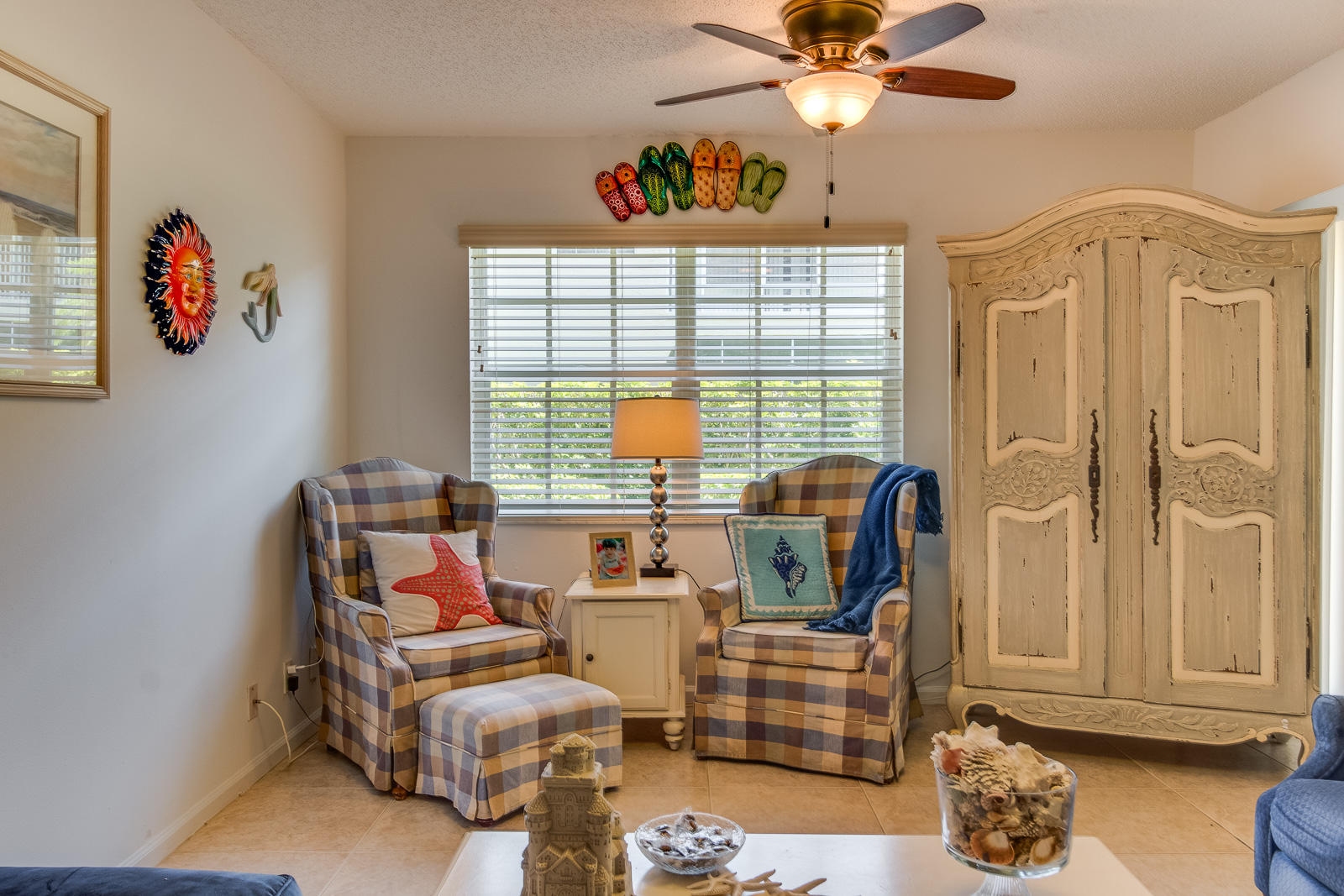 6671 Via Regina Boca Raton, FL 33433 - Photo 4 of 30 Living Room