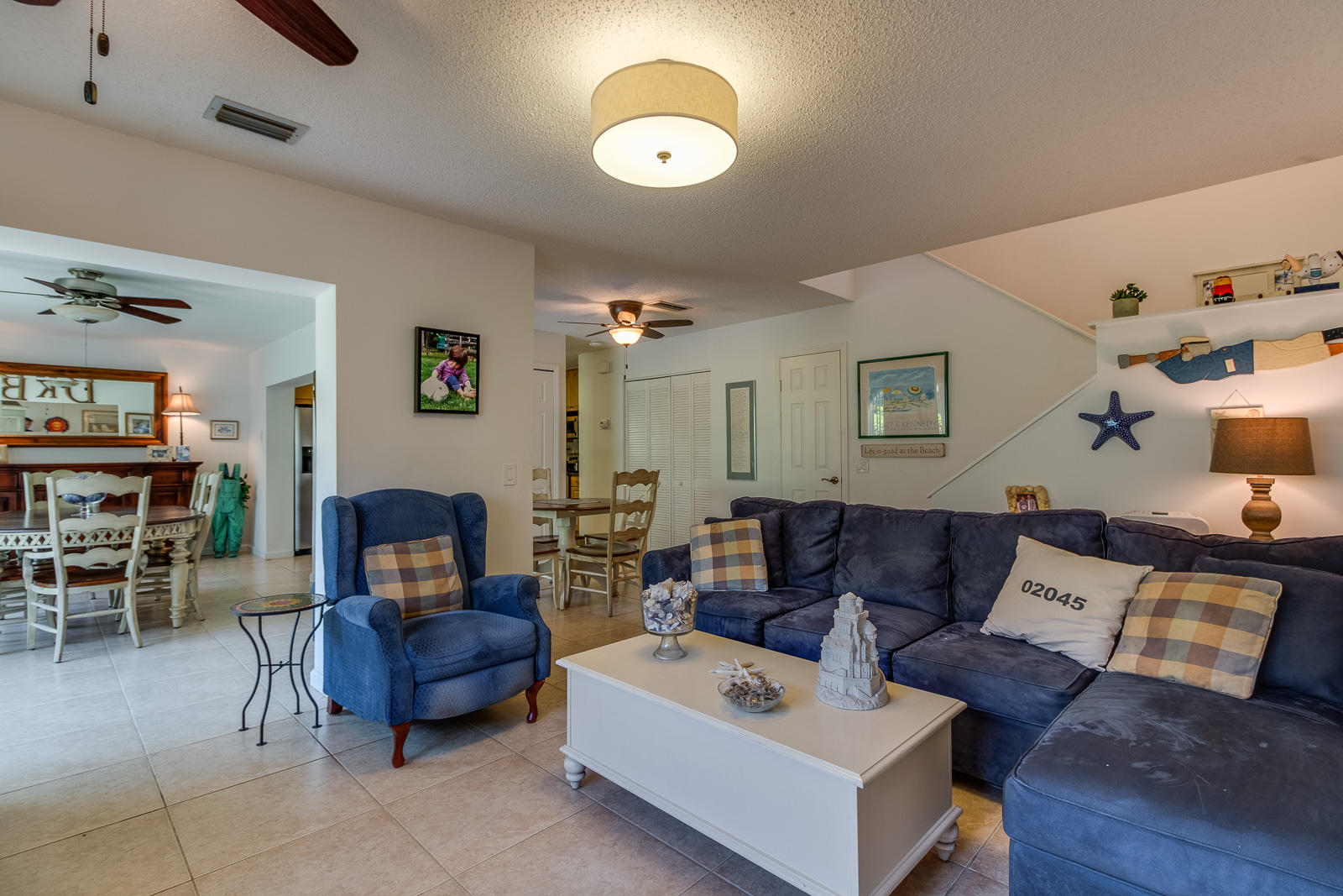 6671 Via Regina Boca Raton, FL 33433 - Photo 6 of 30 Living Room