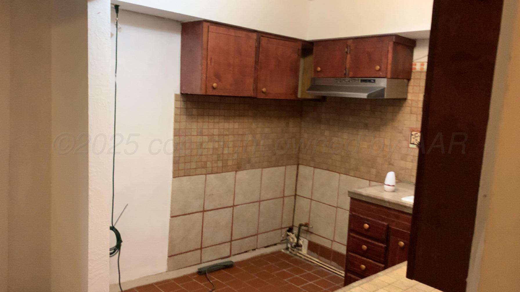 231 Main Street Quitaque, TX 79255 - Photo 16 of 23 kitchen