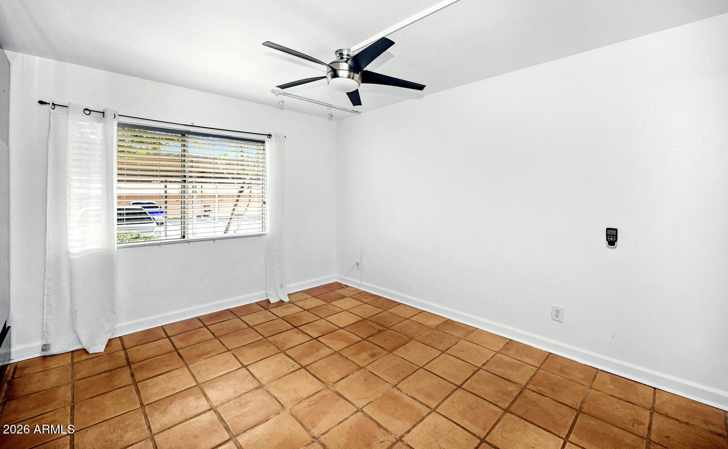 10411 North 11th Avenue, Unit 11 Phoenix, AZ 85021 - Photo 12 of 25 10411 N 11th Ave #11