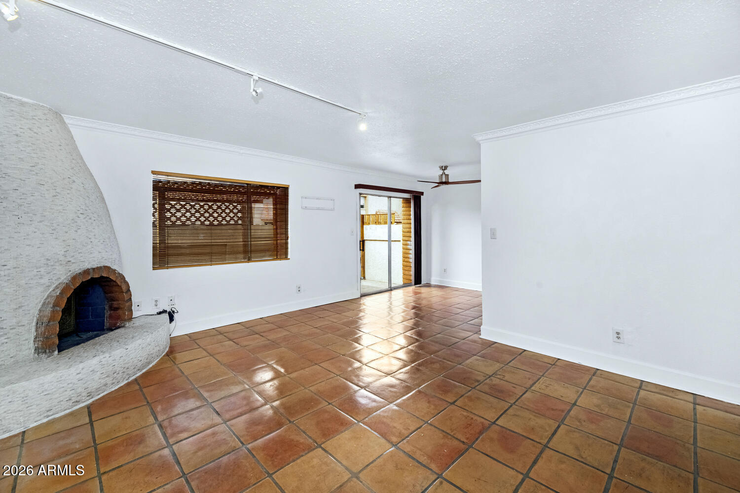 10411 North 11th Avenue, Unit 11 Phoenix, AZ 85021 - Photo 6 of 25 10411 N 11th Ave #11