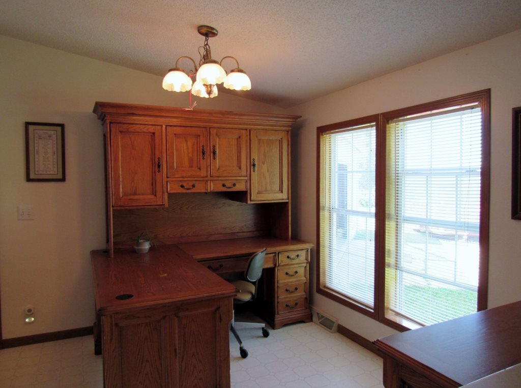 51150 Mayflower Road South Bend, IN 46628 - Photo 3 of 27 Gallery Image 3