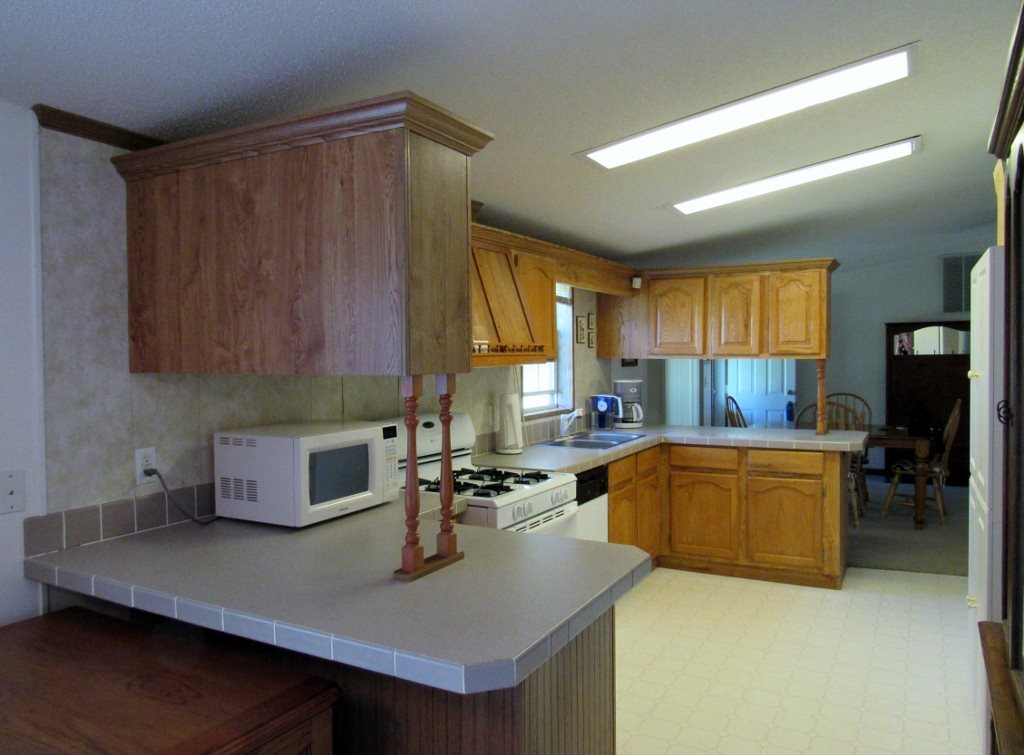 51150 Mayflower Road South Bend, IN 46628 - Photo 4 of 27 Gallery Image 4