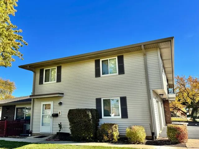 $244,990 | 1024 Sagamore Drive, Unit 1024, Schaumburg, IL 60193