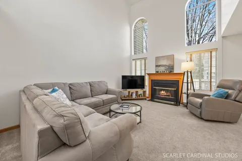 $340,000 | 94 Townsend Drive, Naperville, IL 60565