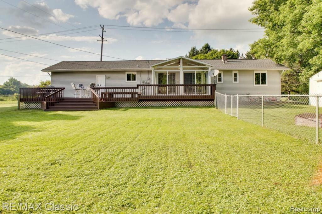 50821 Geddes Road Canton, MI 48188 - Photo 6 of 26 Partially fenced back yard.