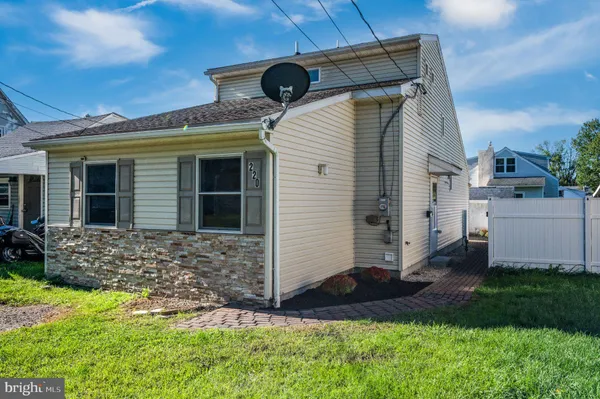 $245,000 | 220 Woodland Avenue, Reading, PA 19606