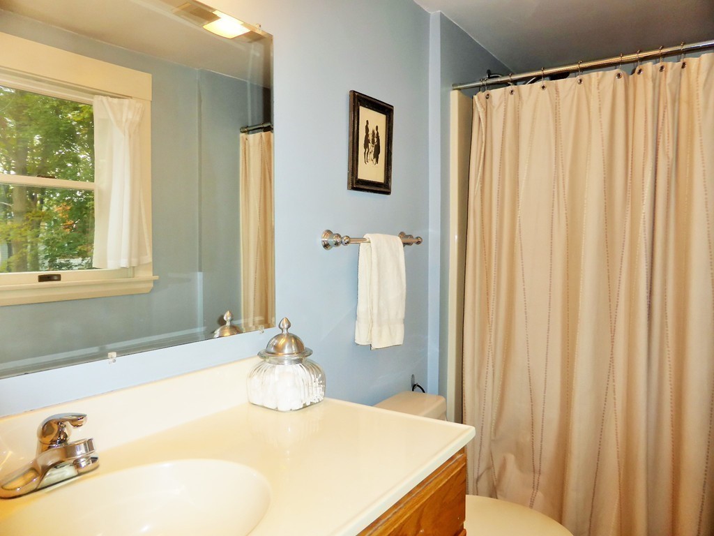 21 Stanley Road Waltham, MA 02452 - Photo 7 of 16 Gallery Image 7