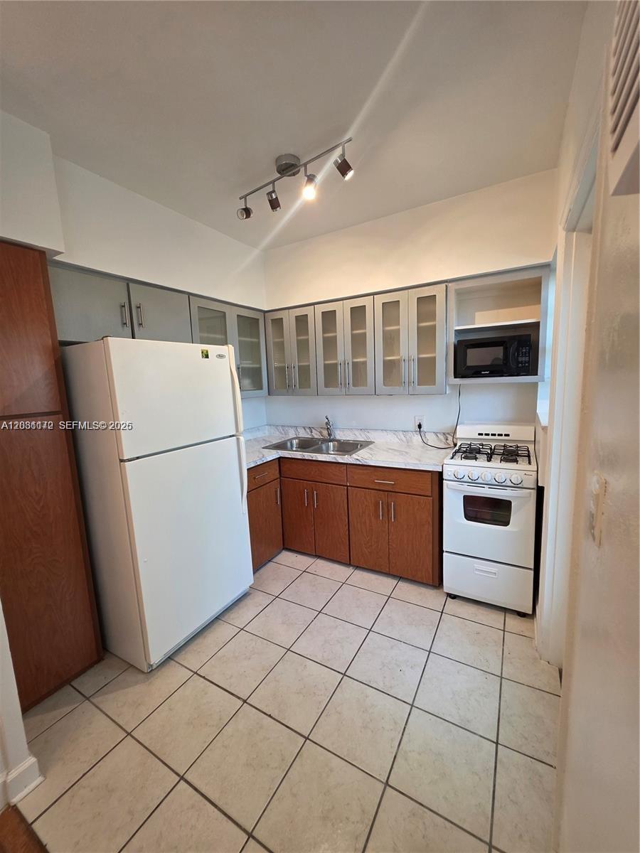 8024 Harding Avenue, Unit 1 Miami Beach, FL 33141 - Photo 20 of 51