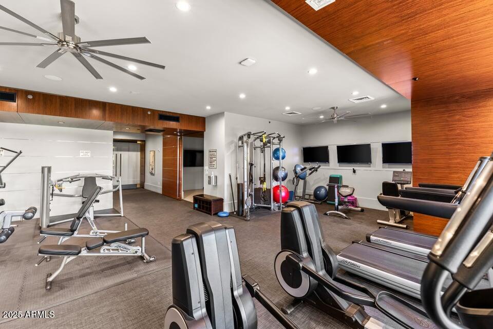 6166 North Scottsdale Road, Unit B2008 Paradise Valley, AZ 85253 - Photo 53 of 69 a view of a room with gym equipment
