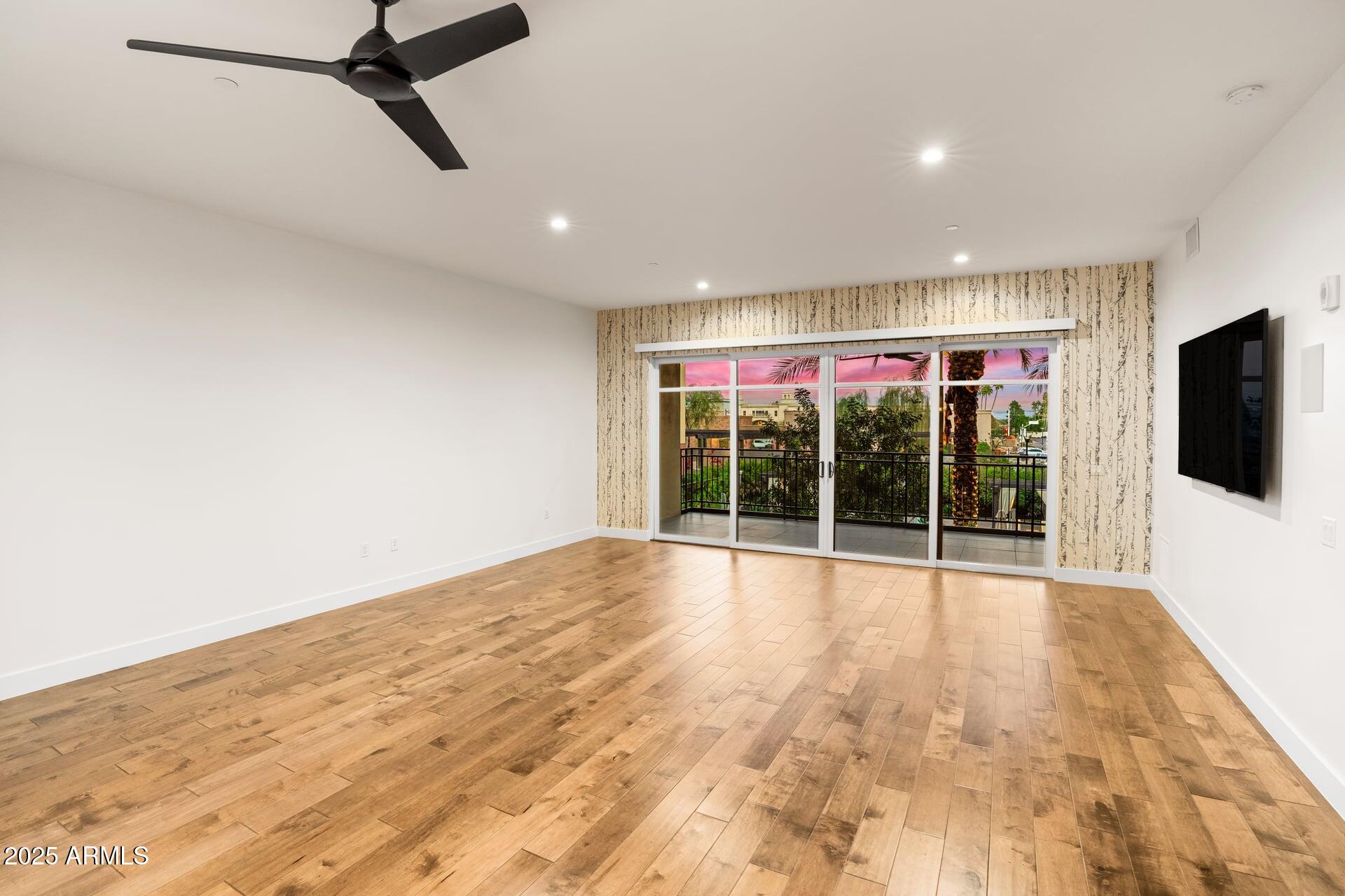 6166 North Scottsdale Road, Unit B2008 Paradise Valley, AZ 85253 - Photo 9 of 69 a view of empty room with floor to ceiling window