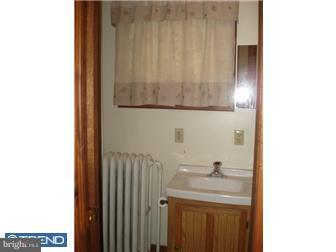 48 Ashby Road Upper Darby, PA 19082 - Photo 6 of 12 Unit #1