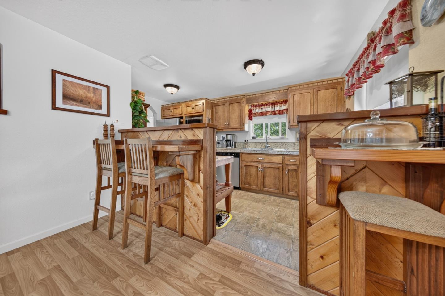 695-075 Gold Run Road Susanville, CA 96130 - Photo 9 of 30 Gallery Image 9
