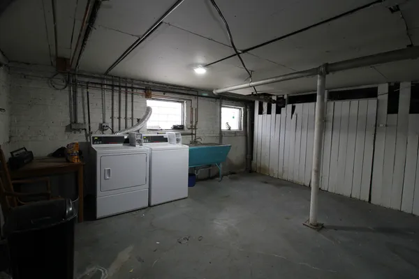 $1,300 | 5802 North Mason Avenue, Unit 1W, Chicago, IL 60646