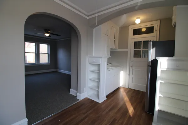 $1,300 | 5802 North Mason Avenue, Unit 1W, Chicago, IL 60646