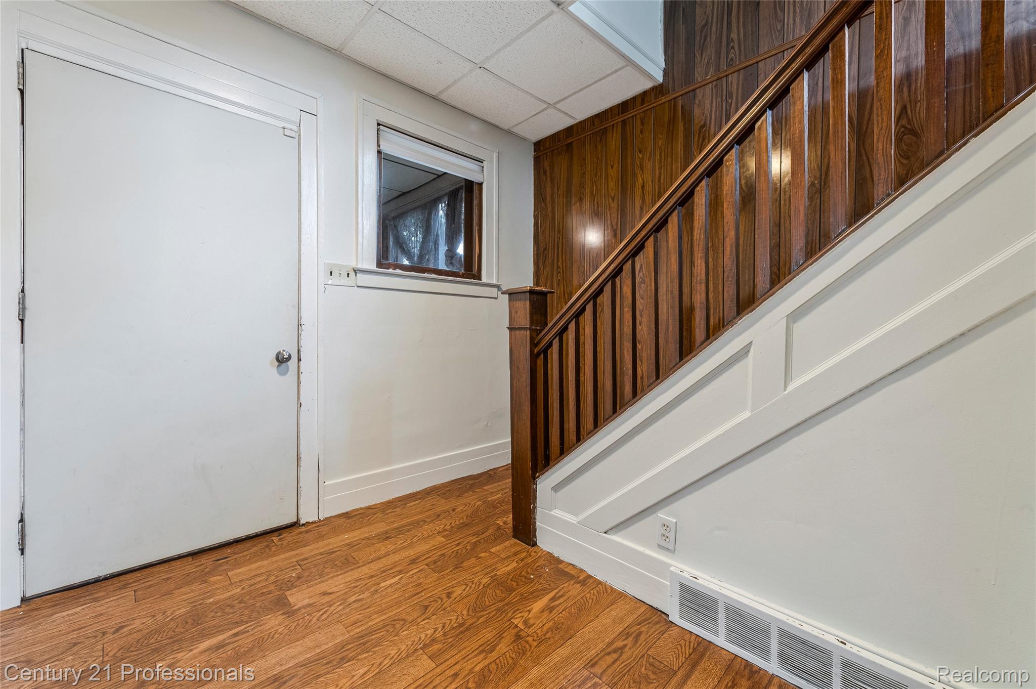 238 Richter Street River Rouge, MI 48218 - Photo 8 of 33 4.jpg