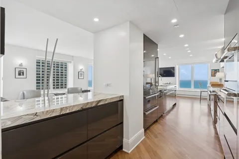 $1,300,000 | 161 East Chicago Avenue, Unit 38A, Chicago, IL 60611