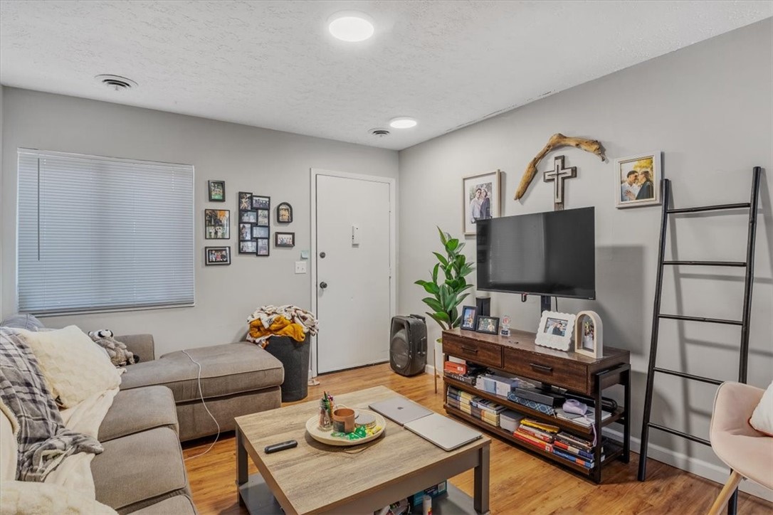 93 Park Avenue Rochester, NY 14607 - Photo 15 of 42