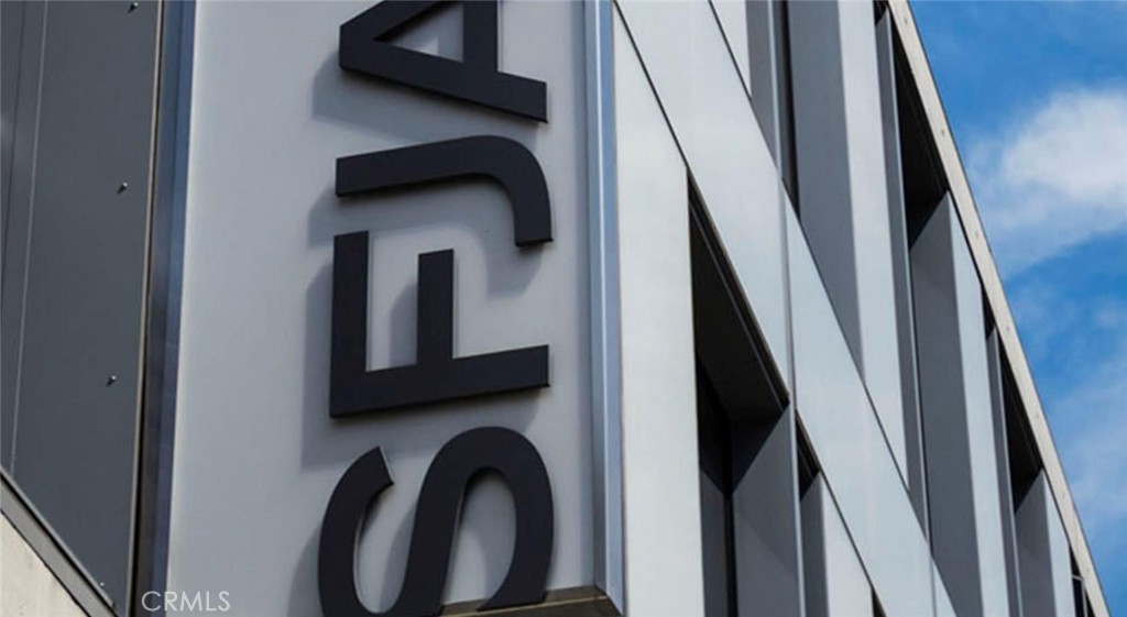 150 Van Ness Avenue, Unit 1036 San Francisco, CA 94102 - Photo 48 of 75 a close view of stair and door