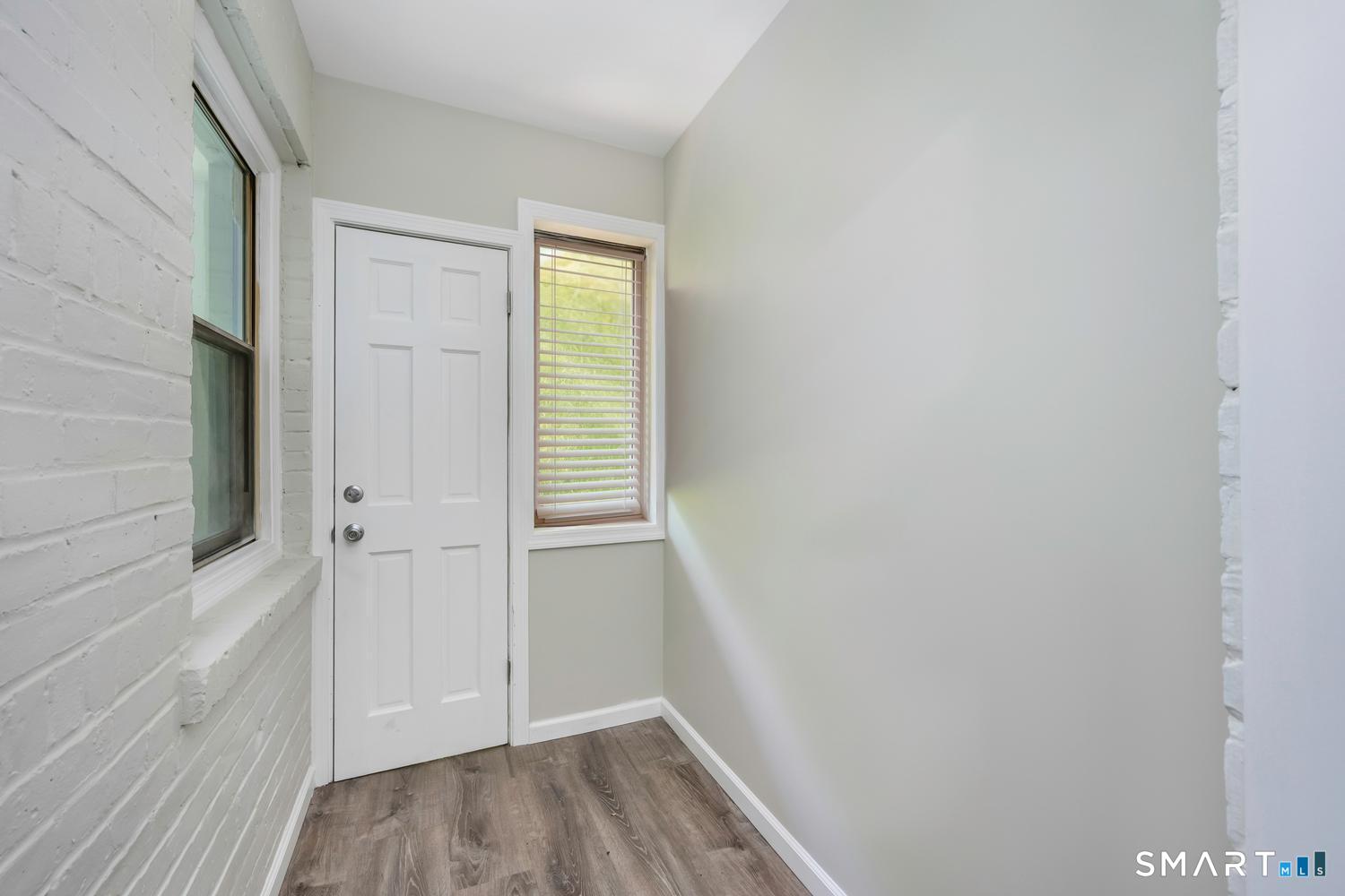 1040 Connecticut Avenue Bridgeport, CT 06607 - Photo 12 of 24