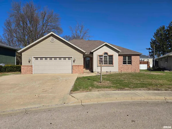$210,000 | 70 Banyan Drive, Canton, IL 61520