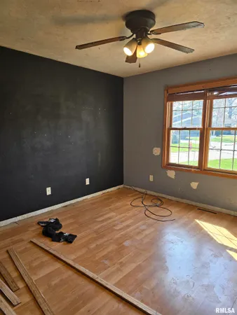 $205,000 | 70 Banyan Drive, Canton, IL 61520