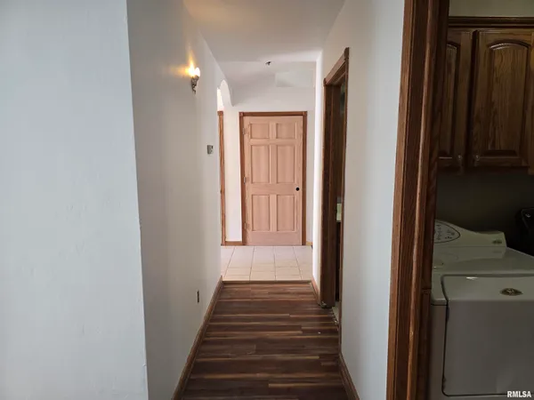 $205,000 | 70 Banyan Drive, Canton, IL 61520