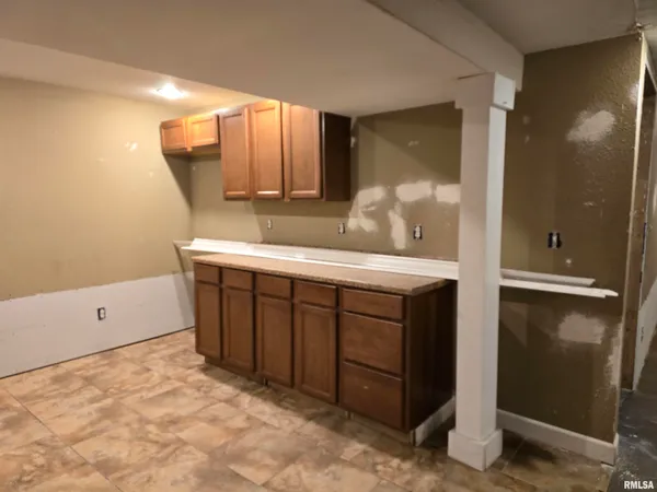 $205,000 | 70 Banyan Drive, Canton, IL 61520