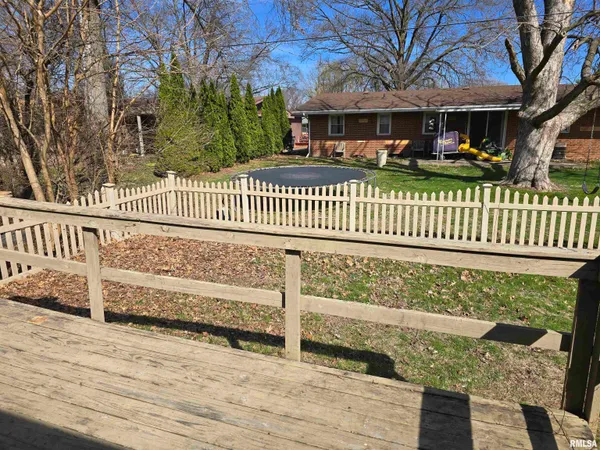 $205,000 | 70 Banyan Drive, Canton, IL 61520