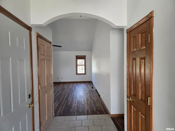 $205,000 | 70 Banyan Drive, Canton, IL 61520
