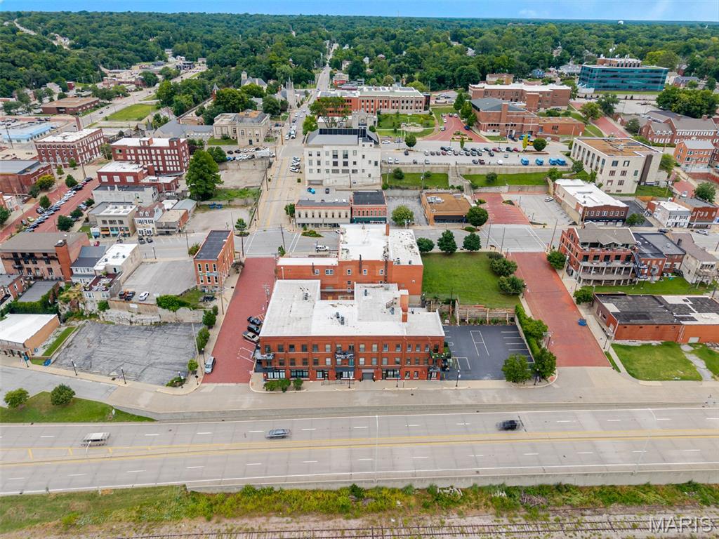 7 Alby Street, Unit 9 Alton, IL 62002 - Photo 45 of 48