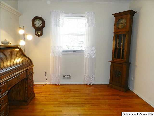 112 Jordan Road Brick, NJ 08724 - Photo 23 of 25 a view of a livingroom with wooden floor