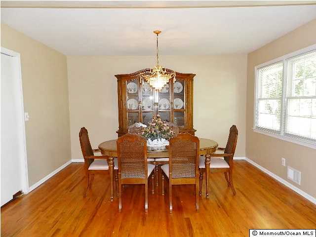 112 Jordan Road Brick, NJ 08724 - Photo 8 of 25 a dining room with furniture and window