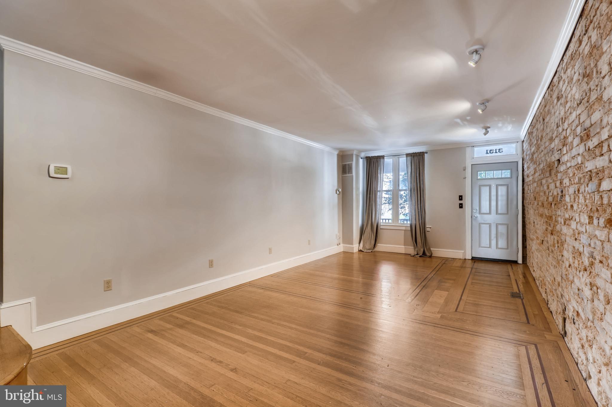 3131 Keswick Road Baltimore, MD 21211 - Photo 4 of 28 Living/Dining Area