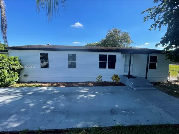 $305,000 | 19800 Southwest 180th Avenue, Unit 394, Miami, FL 33187