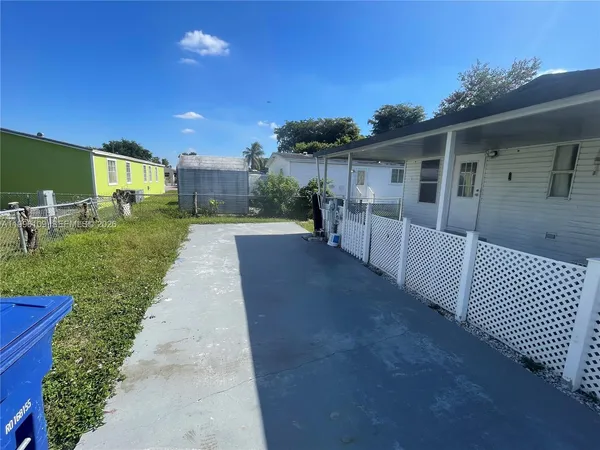 $305,000 | 19800 Southwest 180th Avenue, Unit 394, Miami, FL 33187